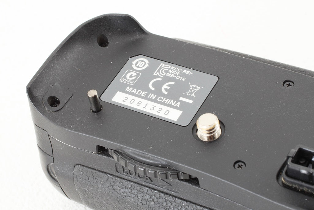 ジャンク品◆Nikon MB-D12 マルチパワーバッテリーパック