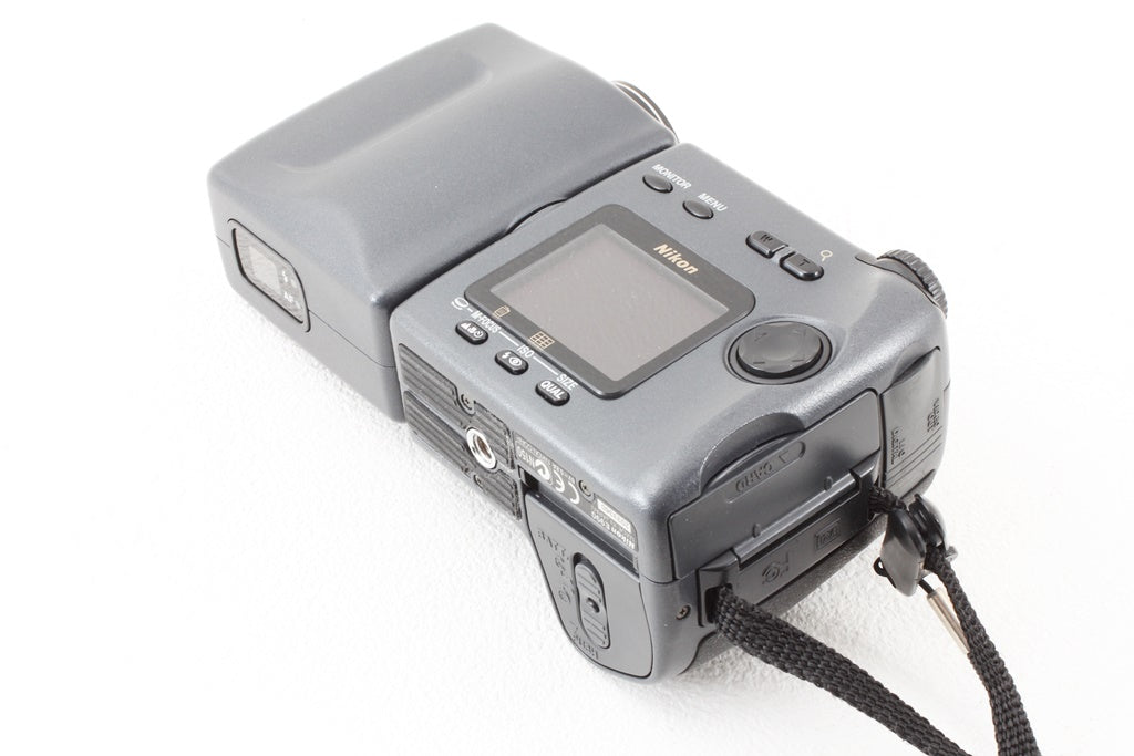 ジャンク品◆Nikon COOLPIX 990