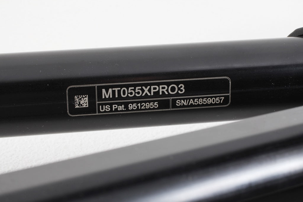 美品◆Manfrotto MT055XPRO3 プロアルミニウム三脚 3段