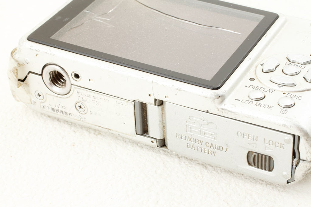 ジャンク品◆Panasonic LUMIX DMC-FS2