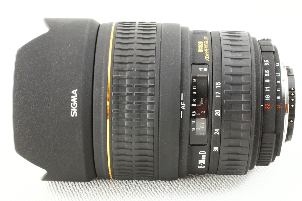 Excellent quality ◆ SIGMA AF 15-30mm F3.5-4.5 EX DG Nikon ◆ Ultra-wide-angle zoom lens