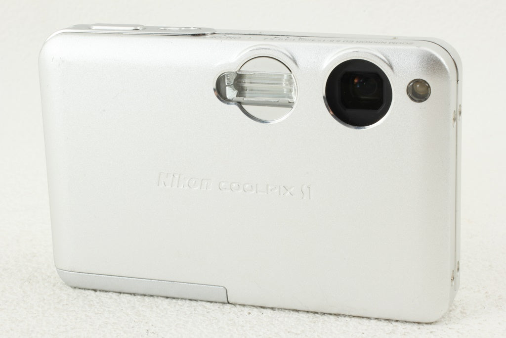 極上品◆Nikon COOLPIX S1 コンデジ