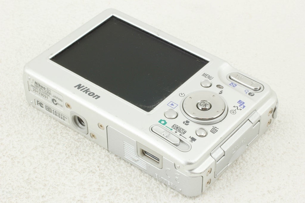 極上品◆Nikon COOLPIX S1 コンデジ