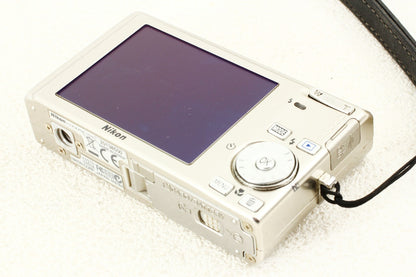 ジャンク品◆Nikon COOLPIX S510 コンデジ
