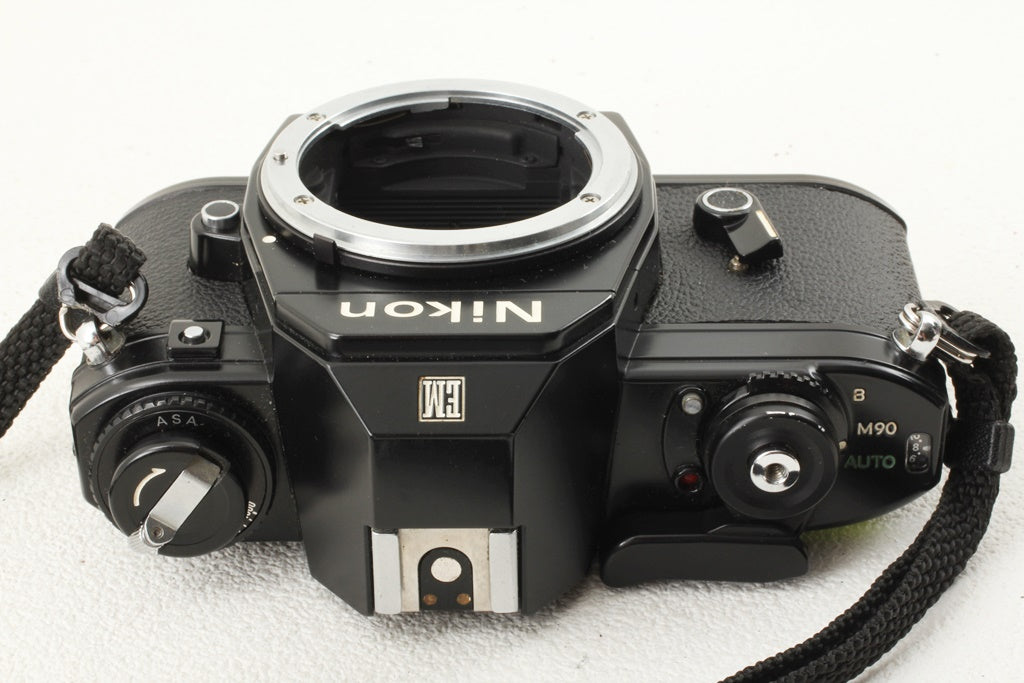 美品◆NIKON EM ボディ