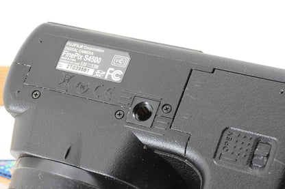 ジャンク品◆FUJIFILM FinePix S4500