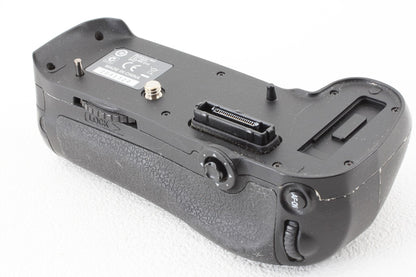ジャンク品◆Nikon MB-D12 マルチパワーバッテリーパック
