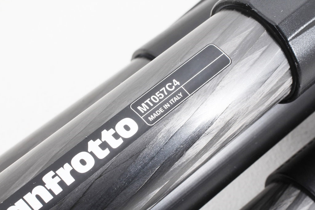 極上品◆Manfrotto MT057C4 カーボン三脚4段