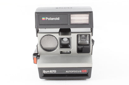 ジャンク品◆Polaroid Sun670 AUTOFOCUS QS