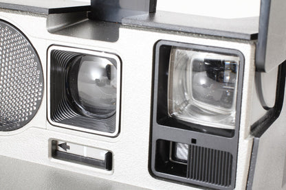 ジャンク品◆Polaroid Sun670 AUTOFOCUS QS