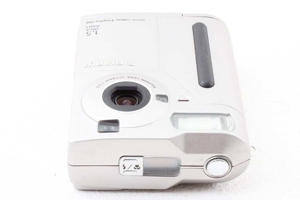 ジャンク品◆FUJIFILM FinePix 700