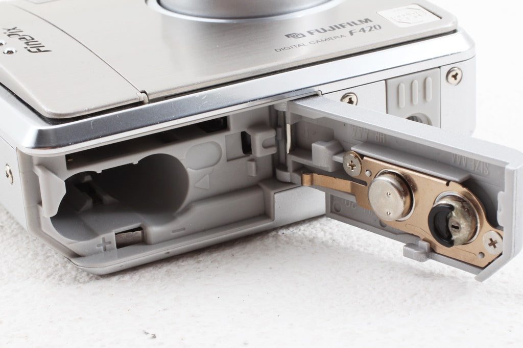 ジャンク品◆FUJIFILM FinePix F420