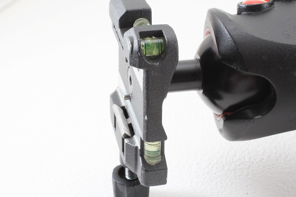 美品◆Manfrotto MT055XPRO3 プロアルミニウム三脚 3段