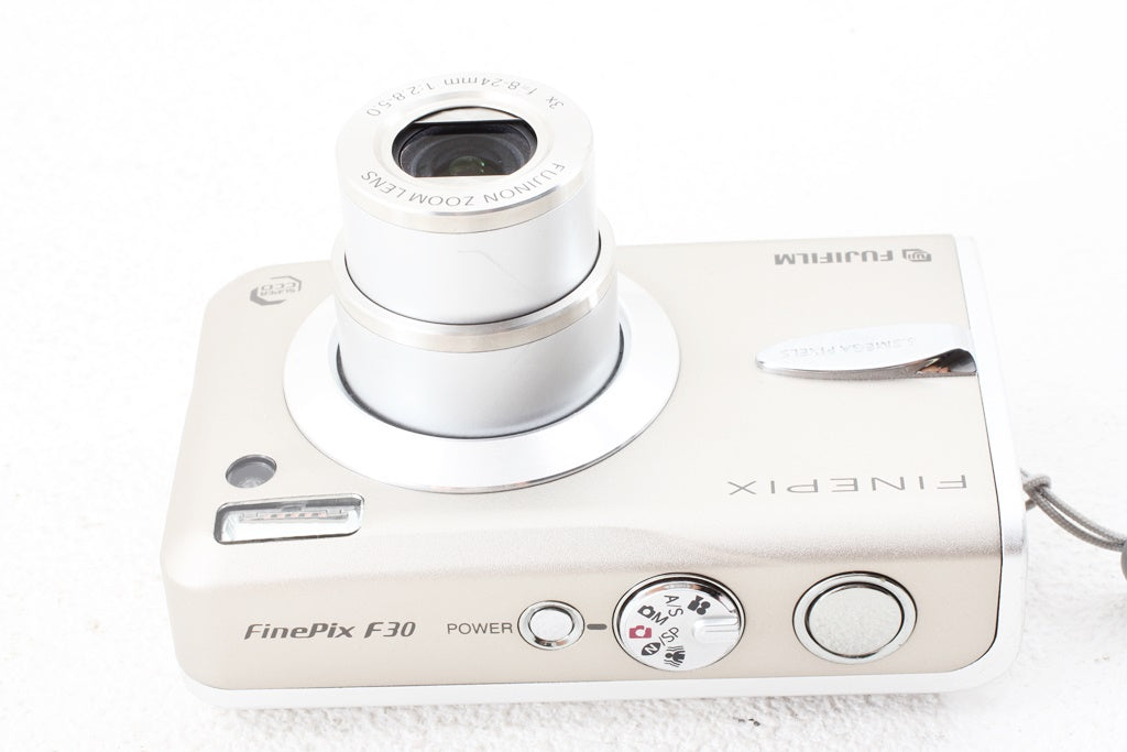 美品◆FUJIFILM FinePix F30