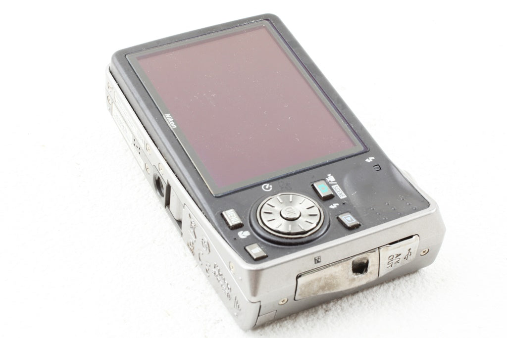 美品◆Nikon COOLPIX S630