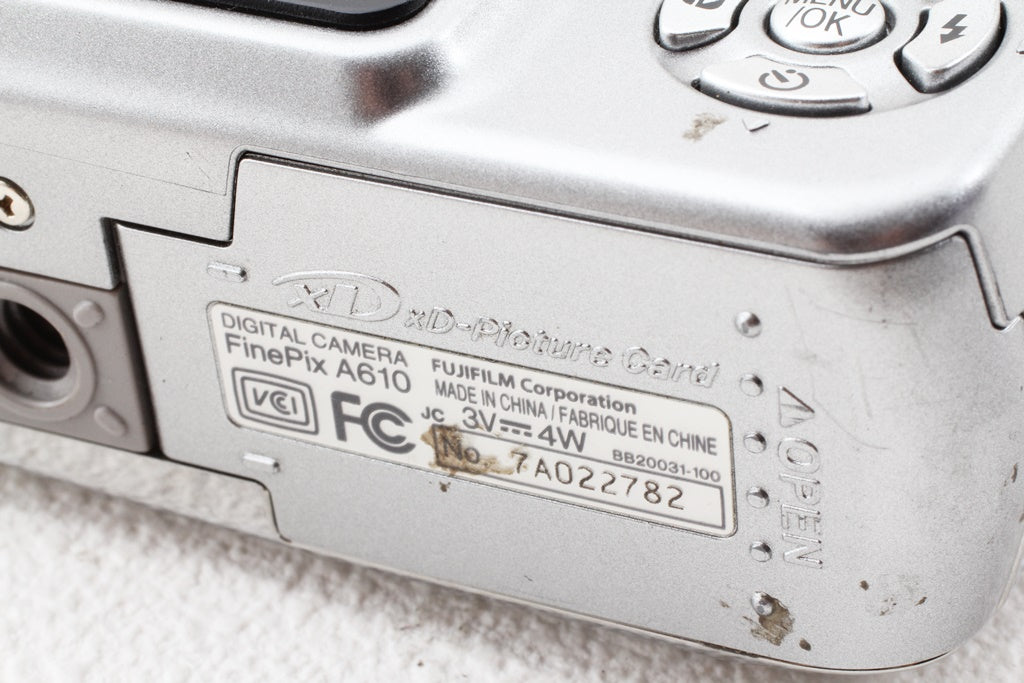 ジャンク品◆FUJIFILM FinePix A610