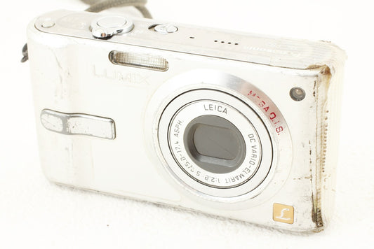 ジャンク品◆Panasonic LUMIX DMC-FS2