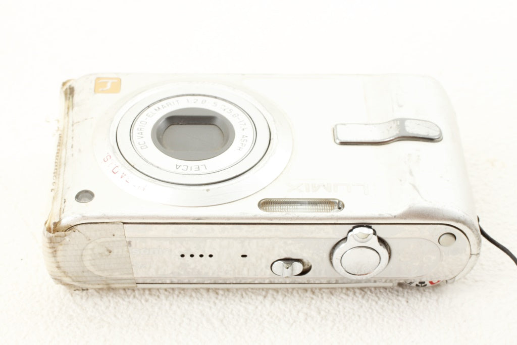 ジャンク品◆Panasonic LUMIX DMC-FS2