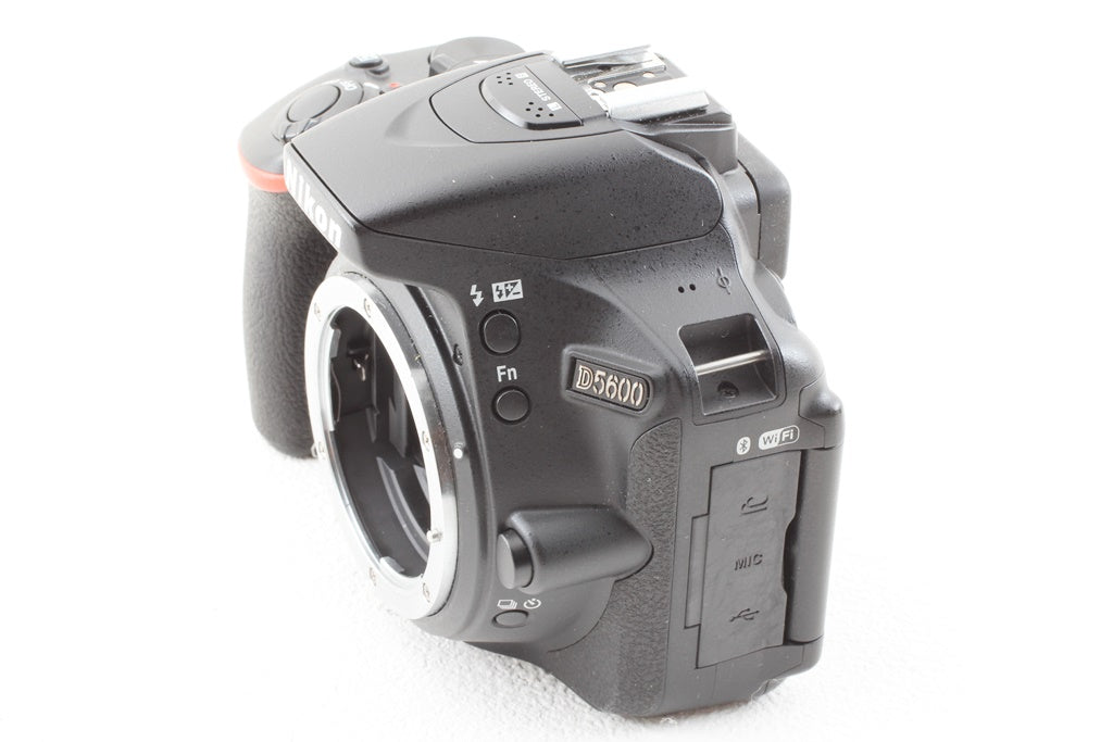 美品◆Nikon D5600 ボディ◆元箱