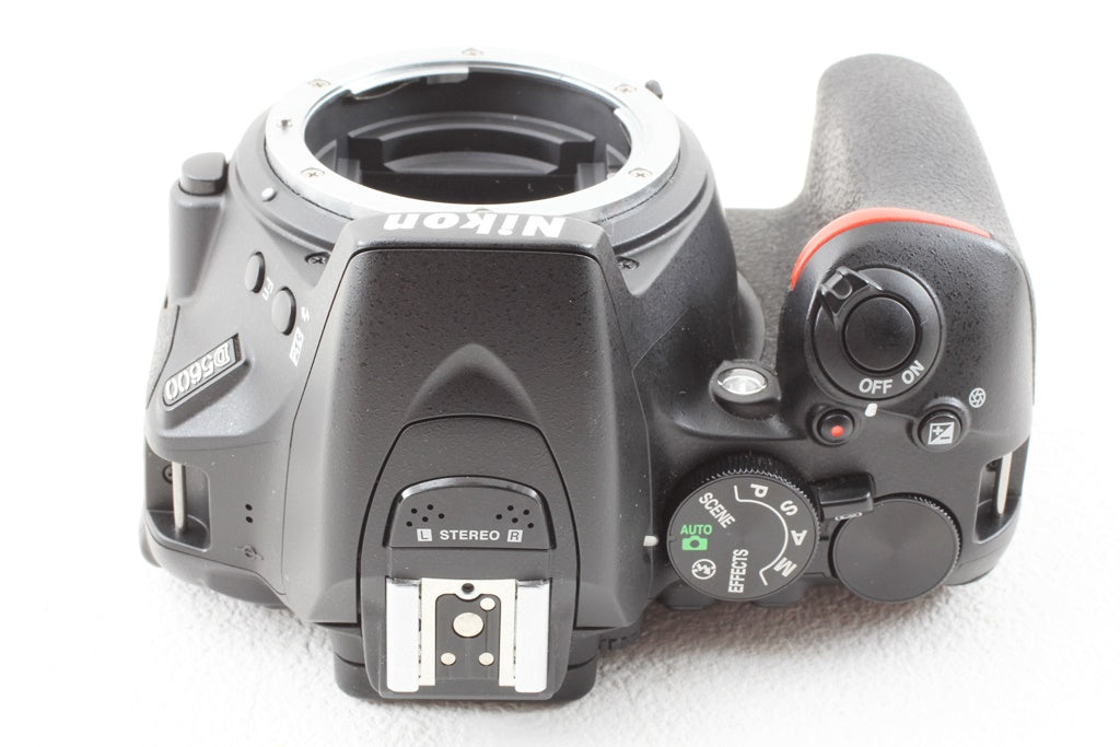 美品◆Nikon D5600 ボディ◆元箱