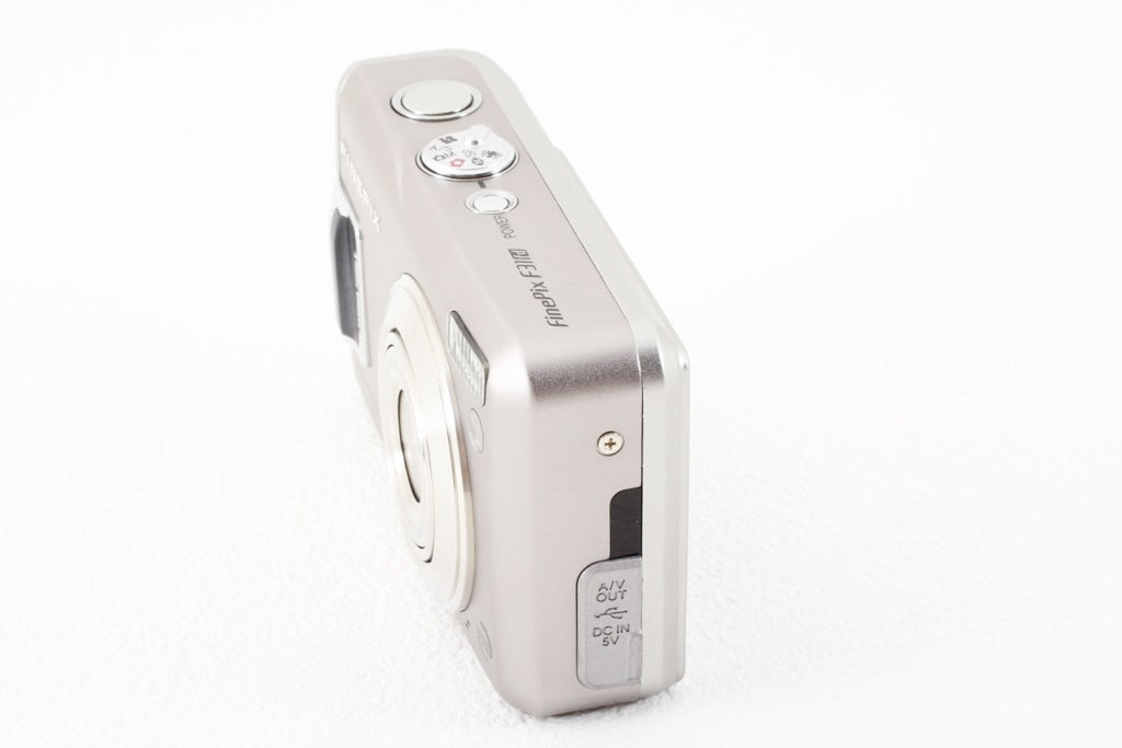 ジャンク品◆FUJIFILM FinePix F31fd