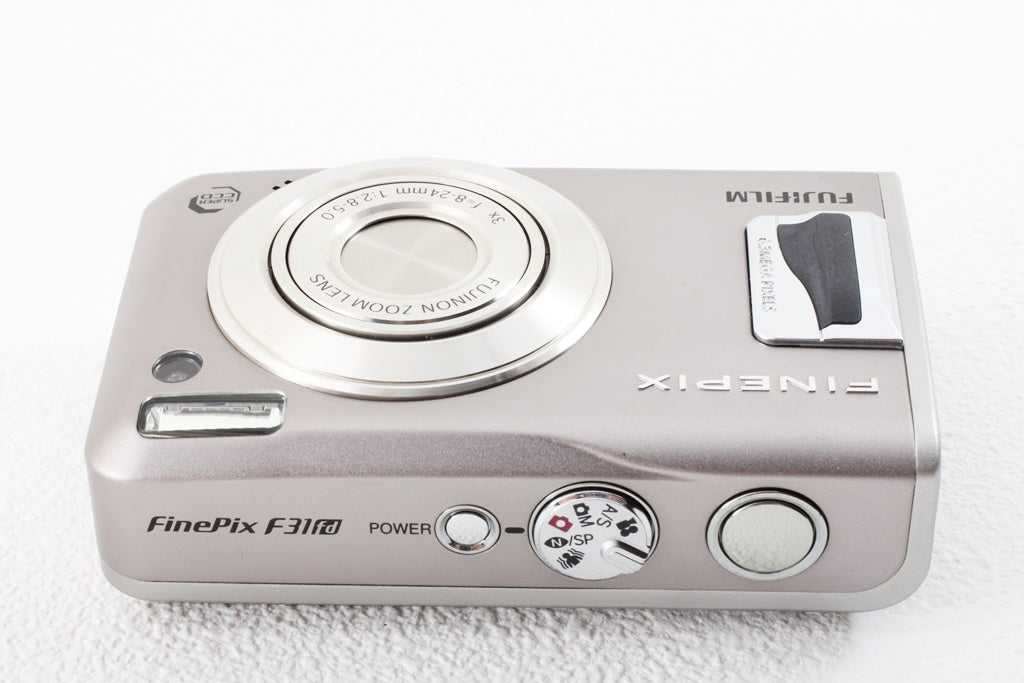ジャンク品◆FUJIFILM FinePix F31fd